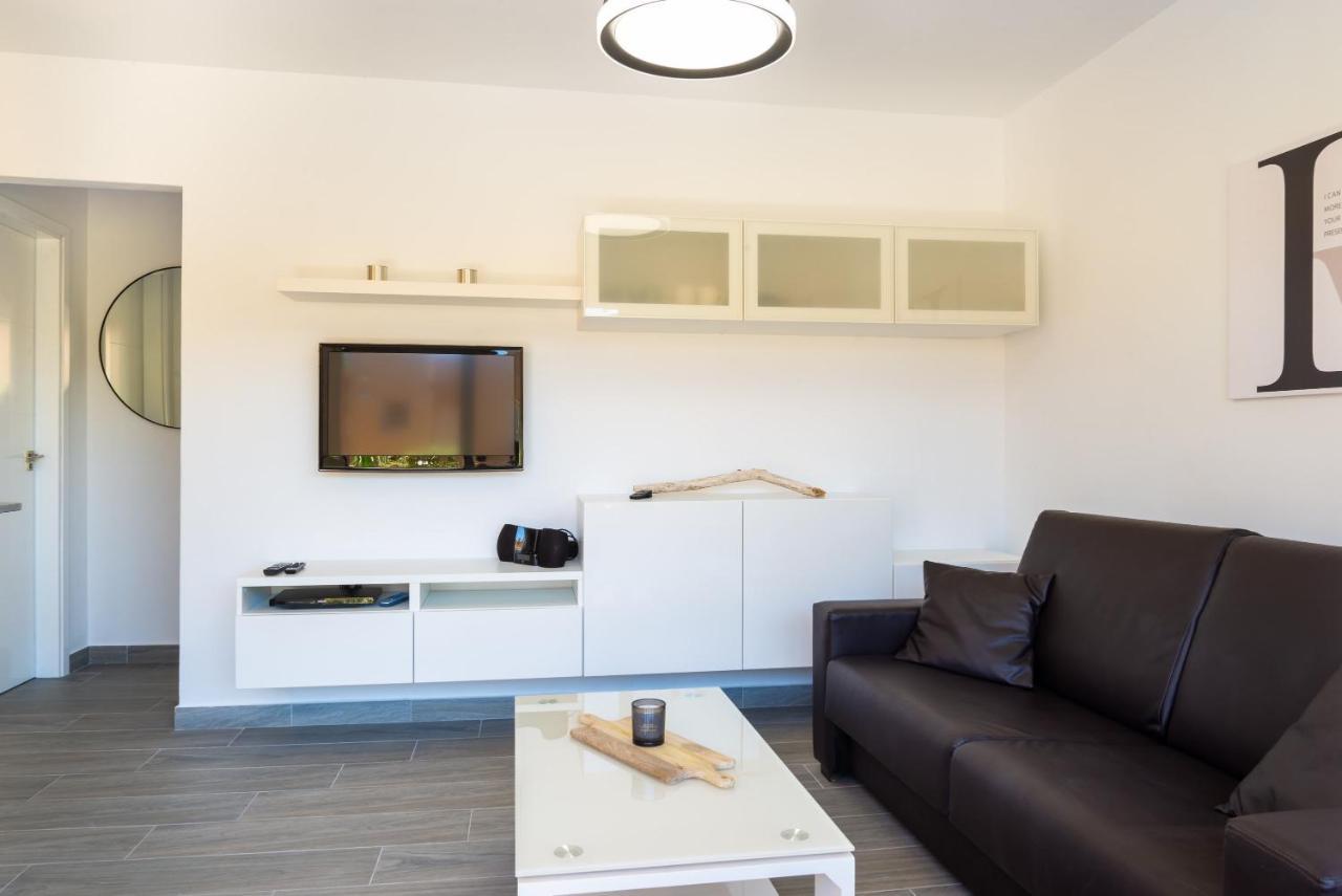 Casa Lucien - Newly Refurbished Apartment With Swimming Pool - Ideal For Couples Коральео Экстерьер фото
